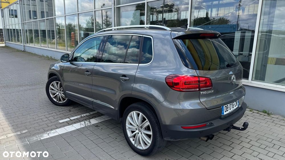 Volkswagen Tiguan - 1