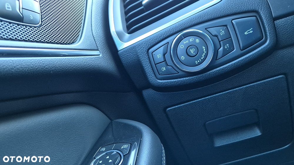 Ford S-Max 2.0 TDCi Titanium PowerShift - 15