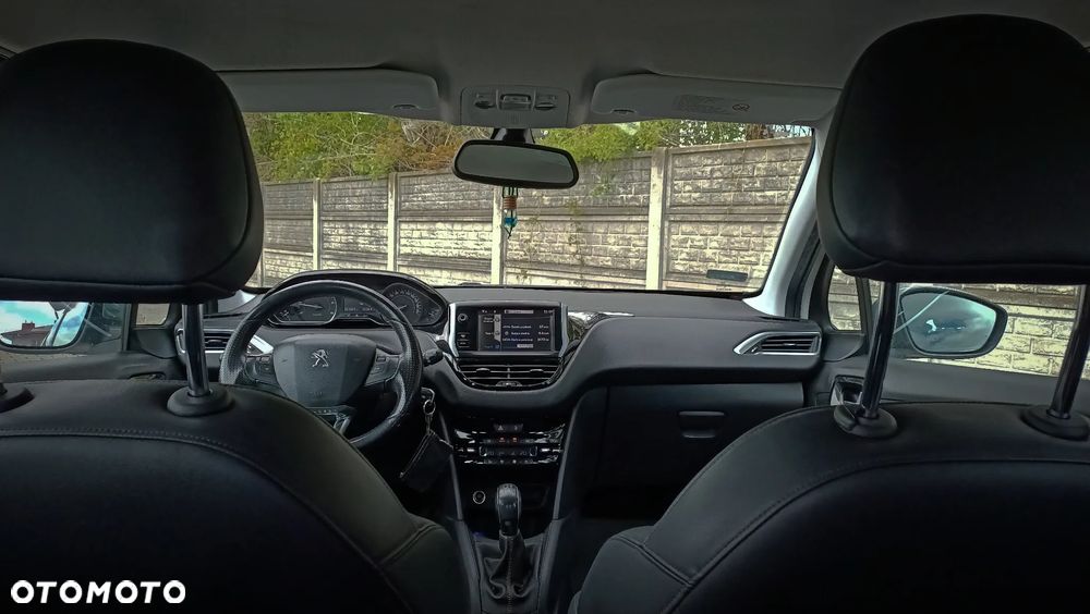 Peugeot 208 e-HDi 92 Stop&Start Allure - 8