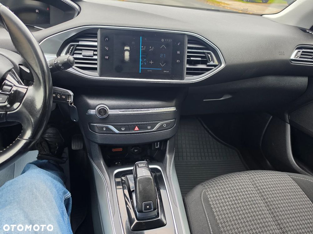 Peugeot 308 - 13