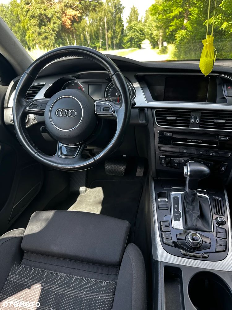 Audi A4 Avant 2.0 TDI Multitronic - 9