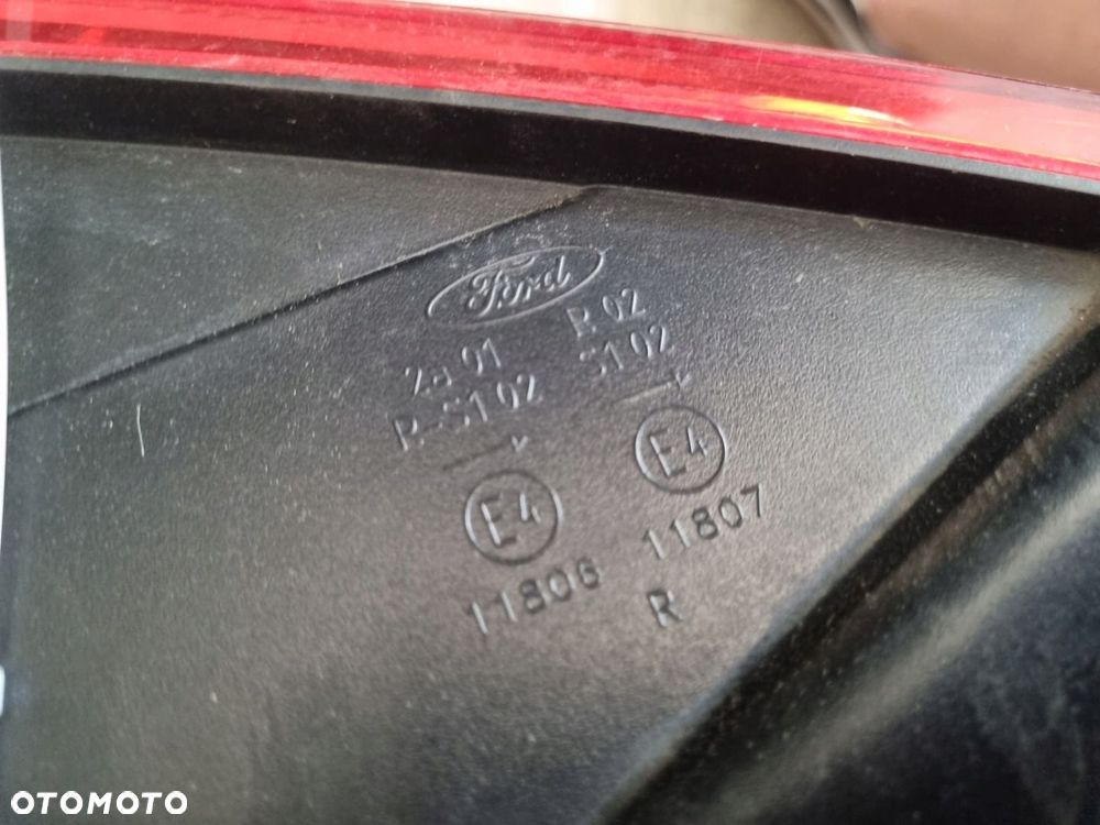 FORD FOCUS MK2 LIFT 07-11 r. LAMPA PRAWY TYŁ PRAWA TYLNA  HB EU + - 4
