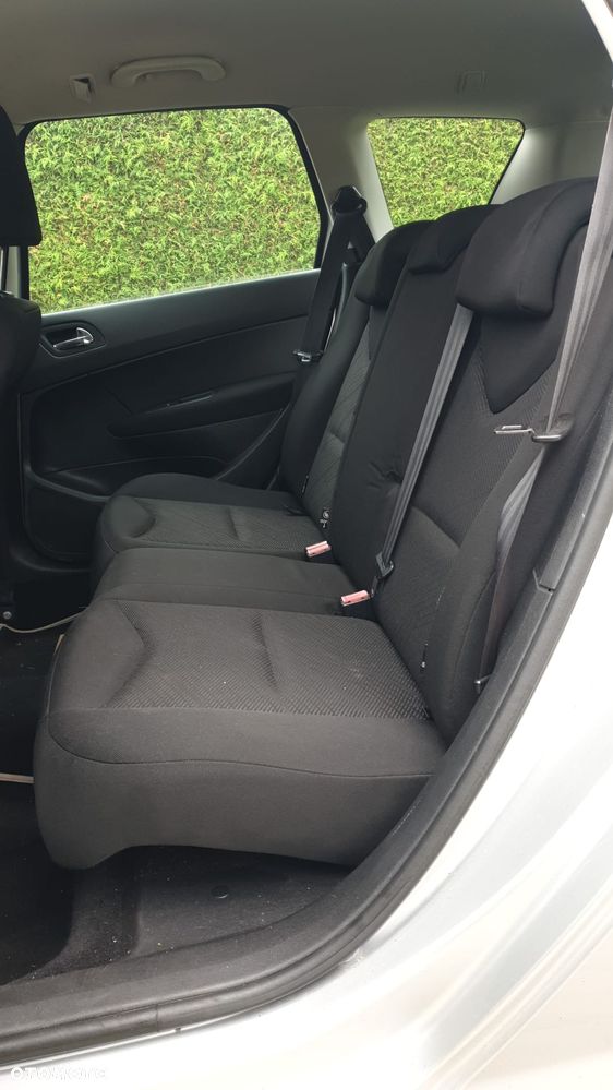 Peugeot 308 100 VTi Urban Move First Edition - 9