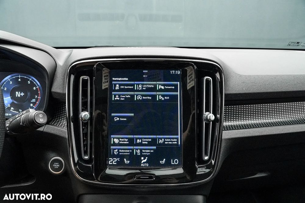 Volvo XC 40 - 24