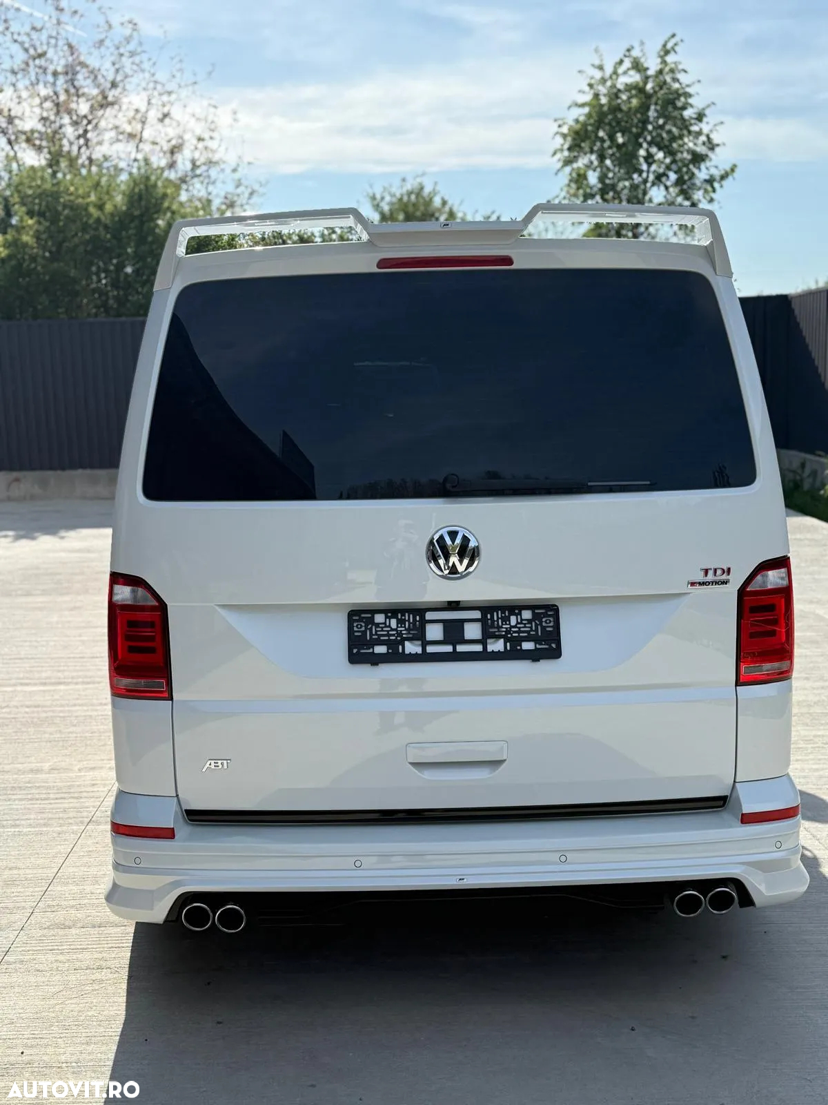 Volkswagen Multivan - 4
