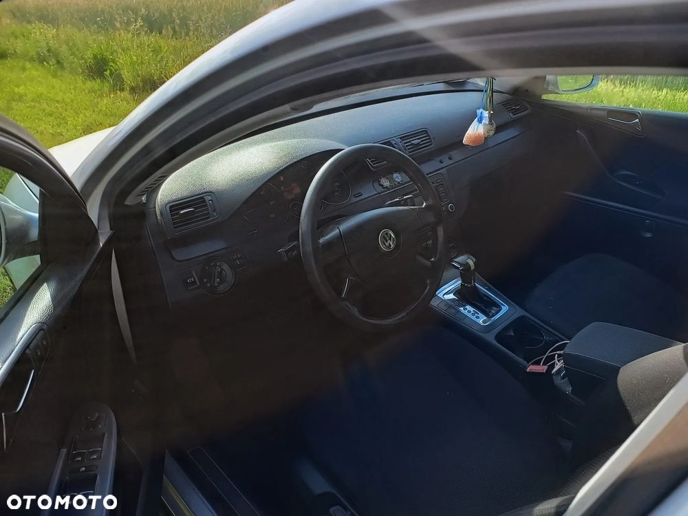 Volkswagen Passat 2.0 TDI Comfortline DSG - 5