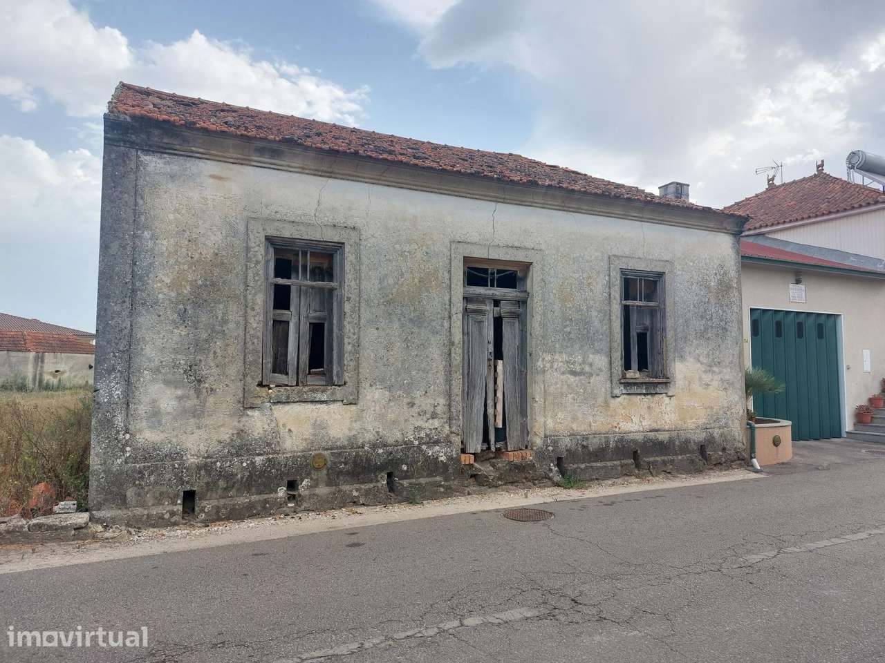 Moradia em Ruínas com 2.115 m2 de Terreno em Oiã - Grande imagem: 2/24