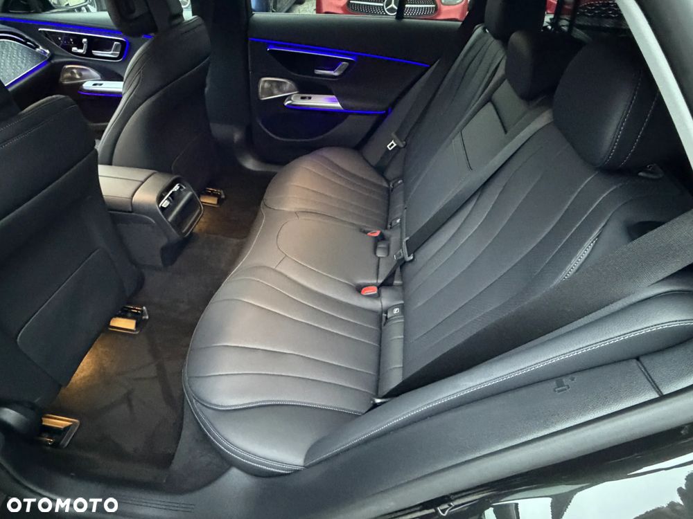 Mercedes-Benz Klasa E 300 de 4-Matic Avantgarde - 31