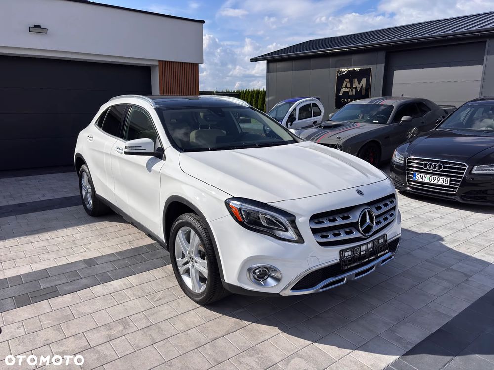 Mercedes-Benz GLA 250 4Matic 8G-DCT Edition 1 - 2