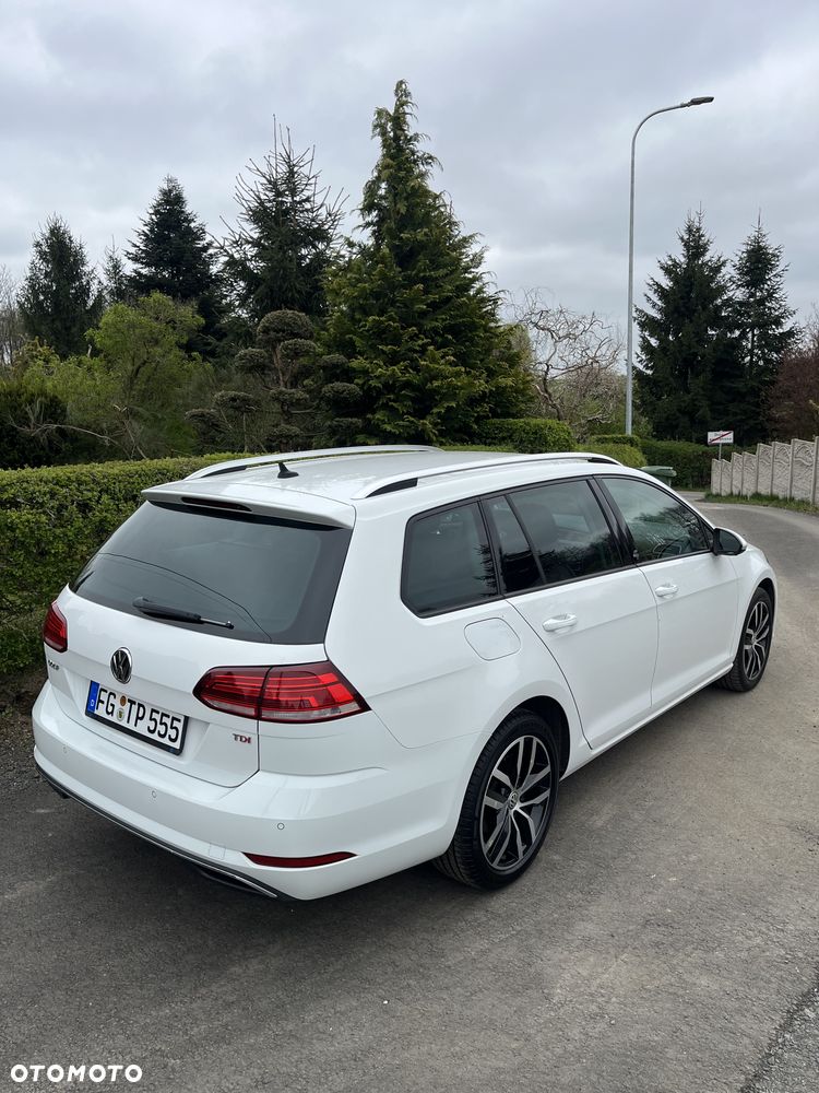 Volkswagen Golf - 6
