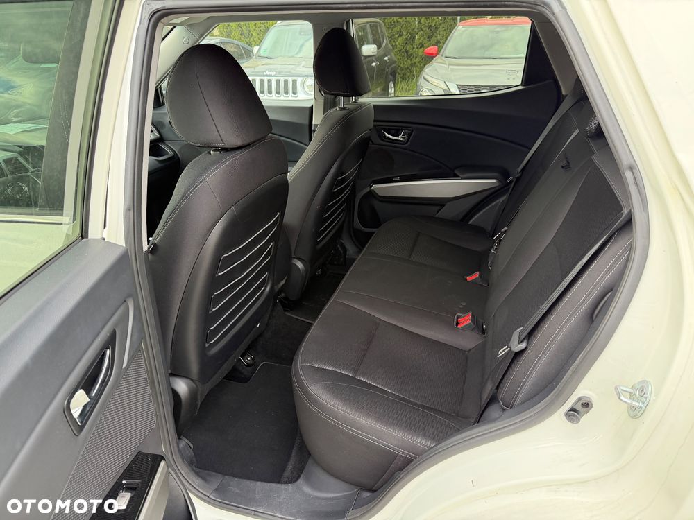 SsangYong/KGM Tivoli e-XGi 160 2WD Black+White - 25