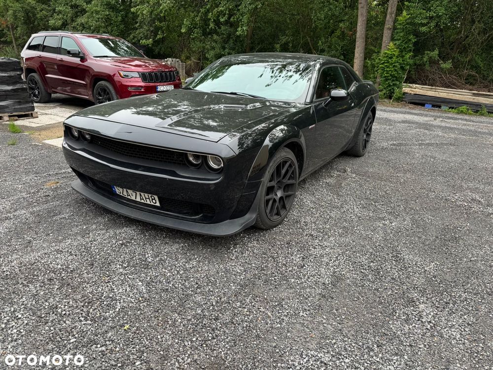 Dodge Challenger - 2