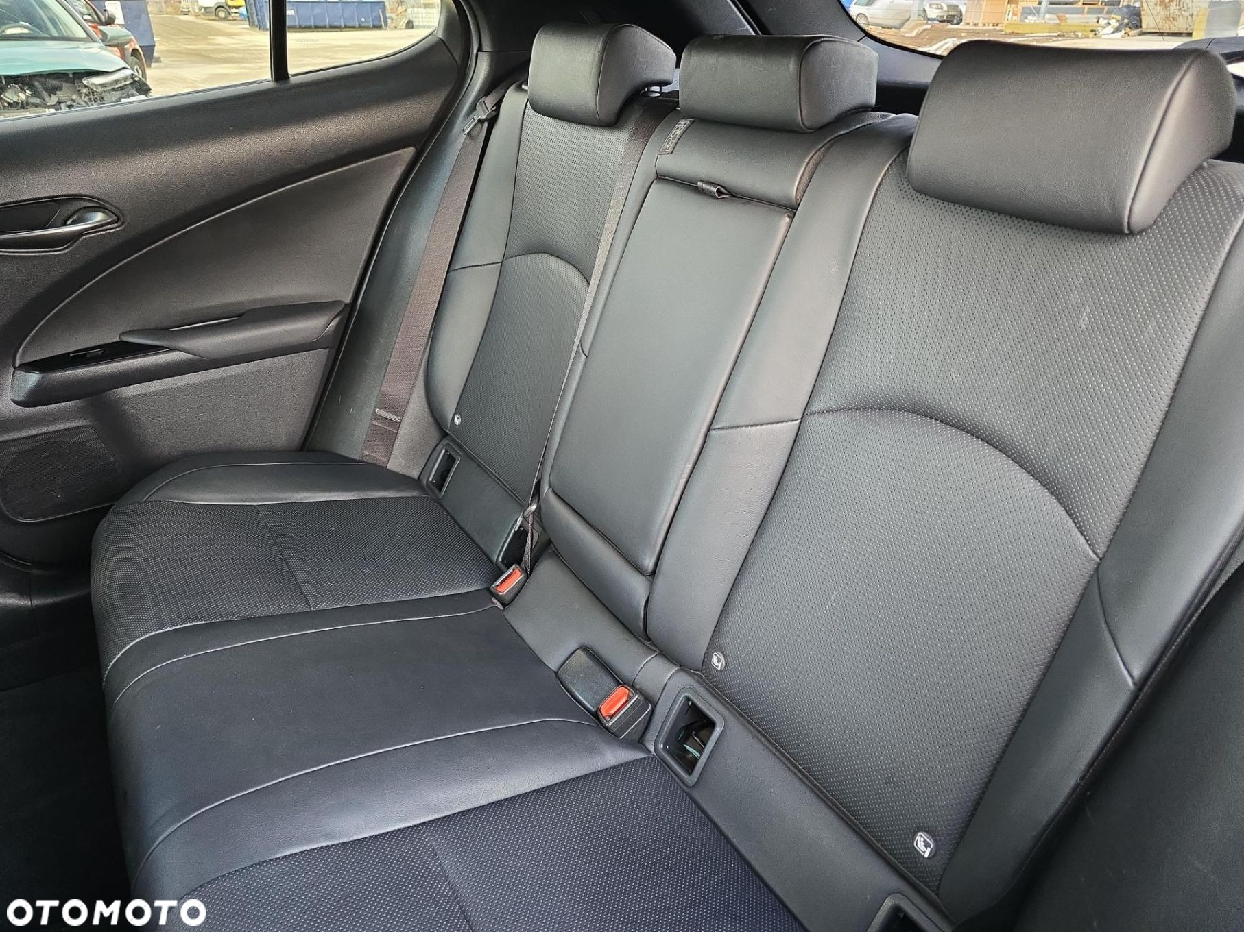 Lexus UX - 11