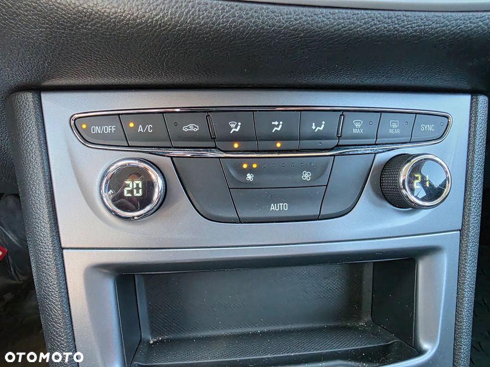 Opel Astra 1.6 CDTI Enjoy - 9