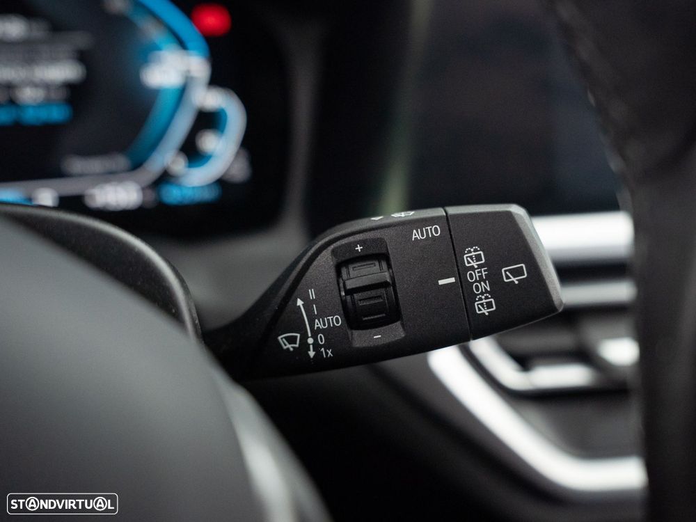 BMW 330 e Line Luxury Auto - 24