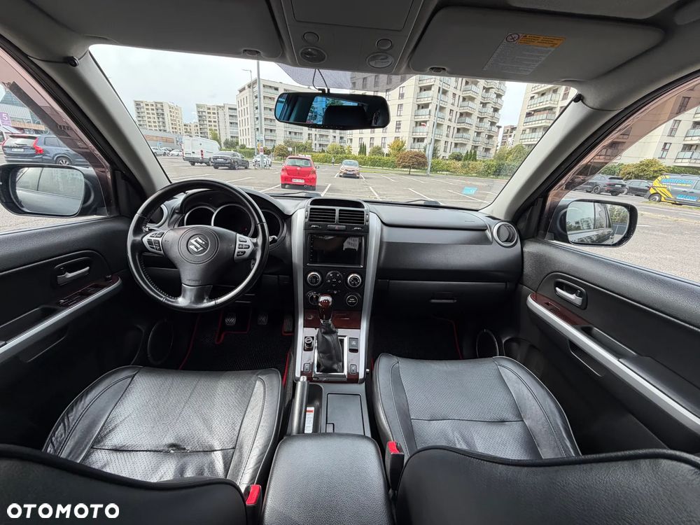 Suzuki Grand Vitara 2.0 De luxe - 9