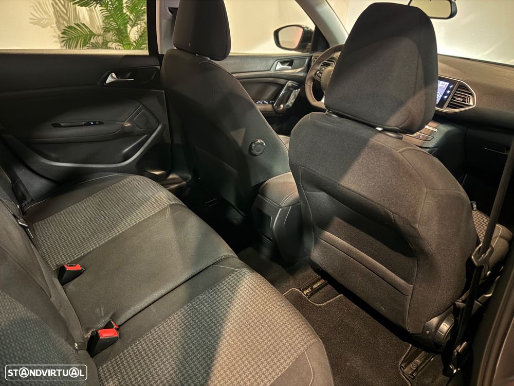 Peugeot 308 SW BlueHDi 130 Stop & Start Active - 29