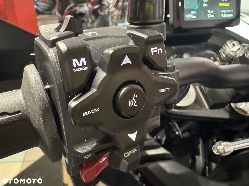 CFMoto 1000 MT-X - 24