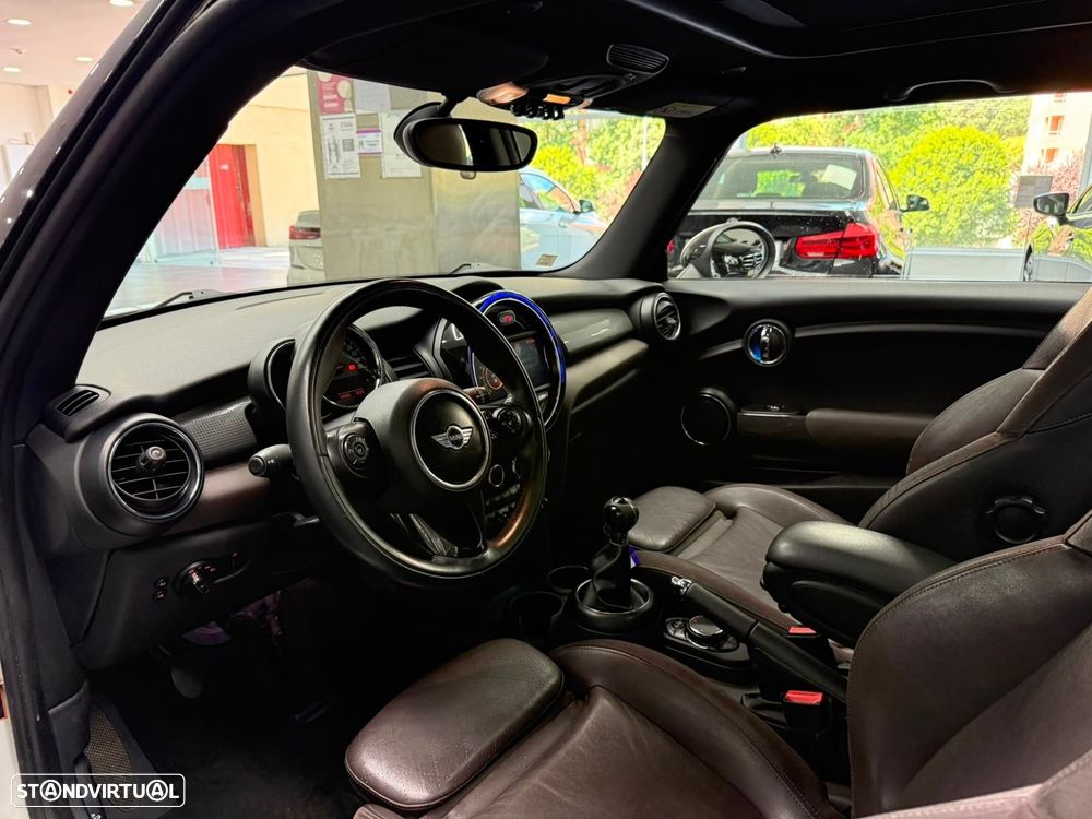 MINI 3 Portas Cooper D Auto - 23