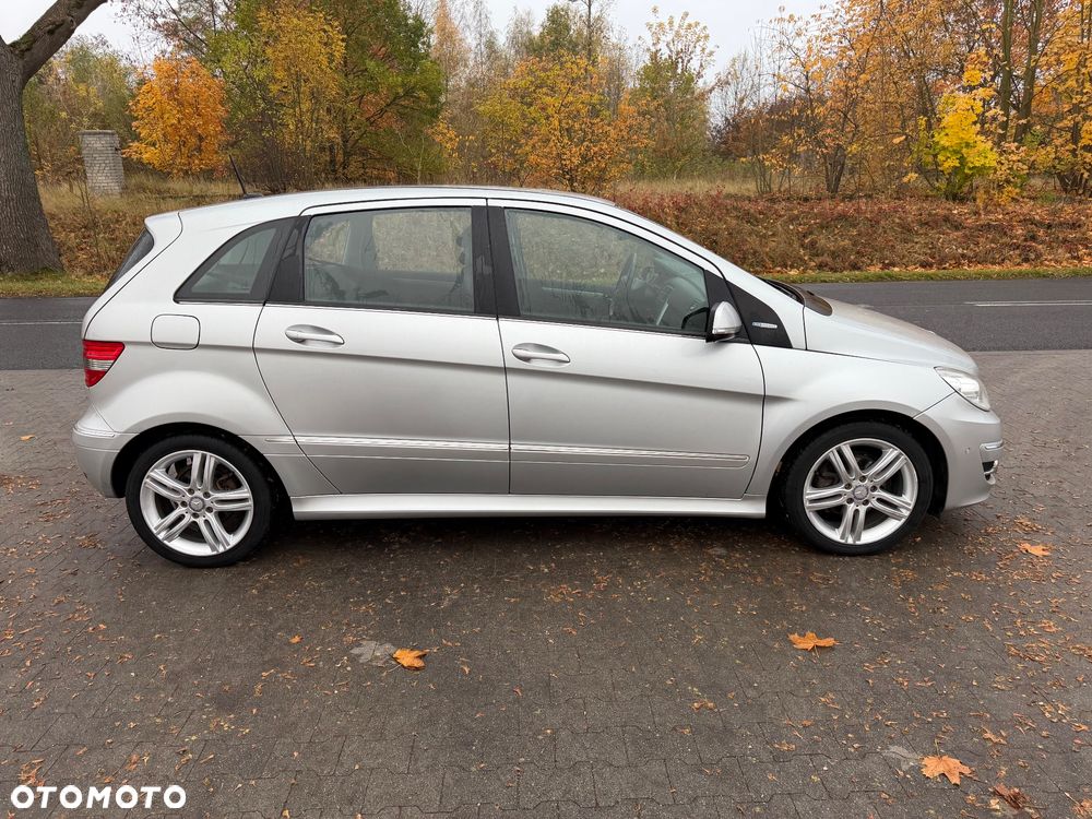 Mercedes-Benz B-Class 2010 photo 4