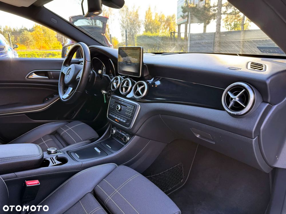 Mercedes-Benz CLA - 39
