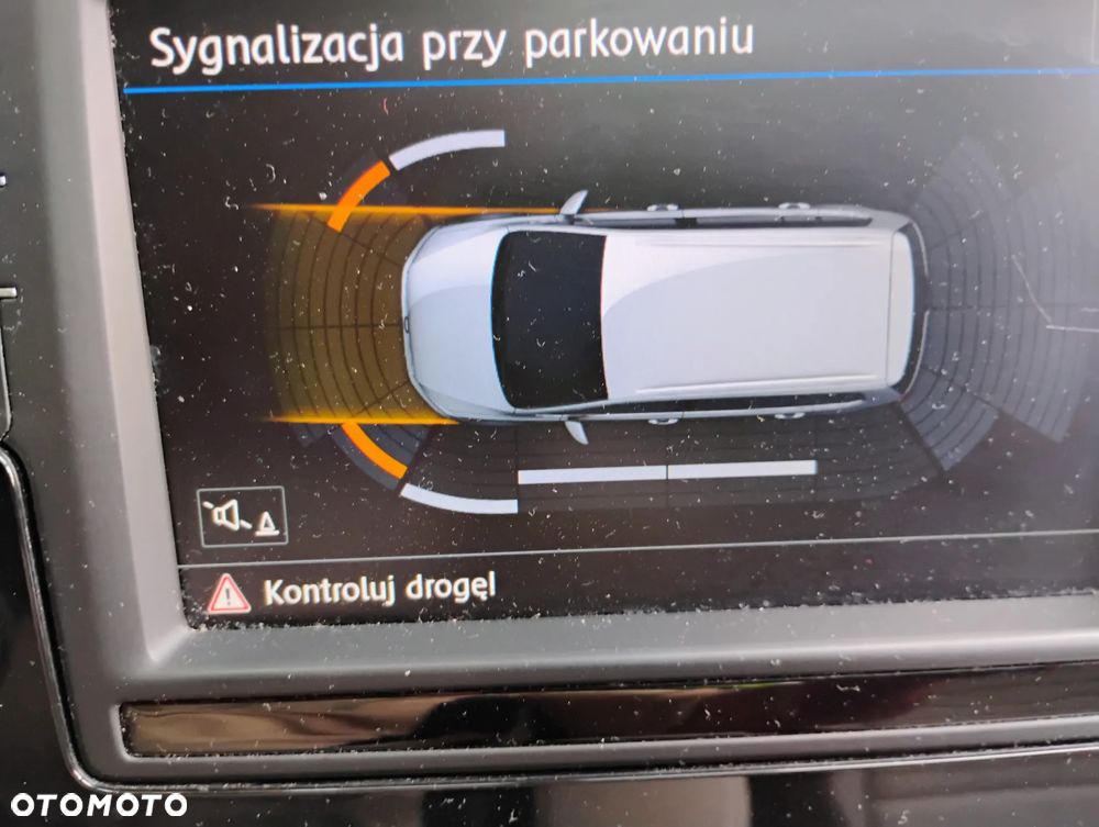 Volkswagen Touran - 27