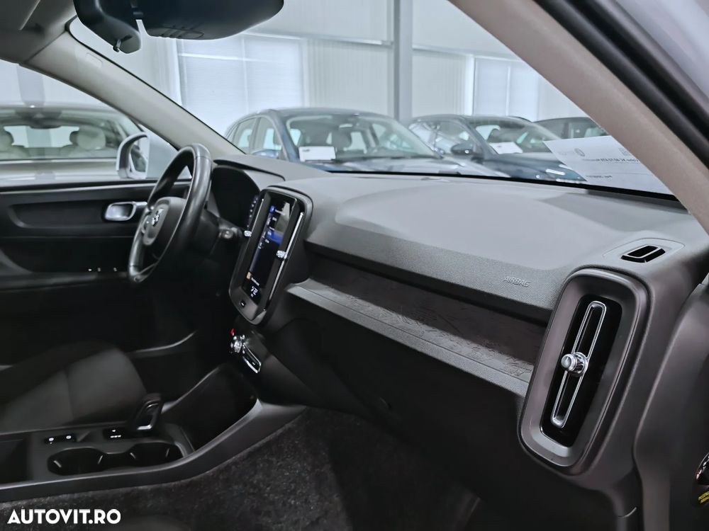 Volvo XC 40 T2 AT8 Momentum - 11