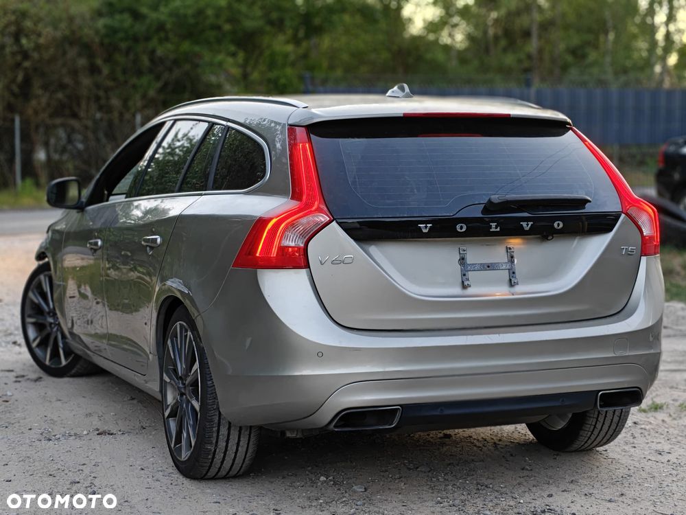 Volvo V60 T5 Geartronic Momentum - 2
