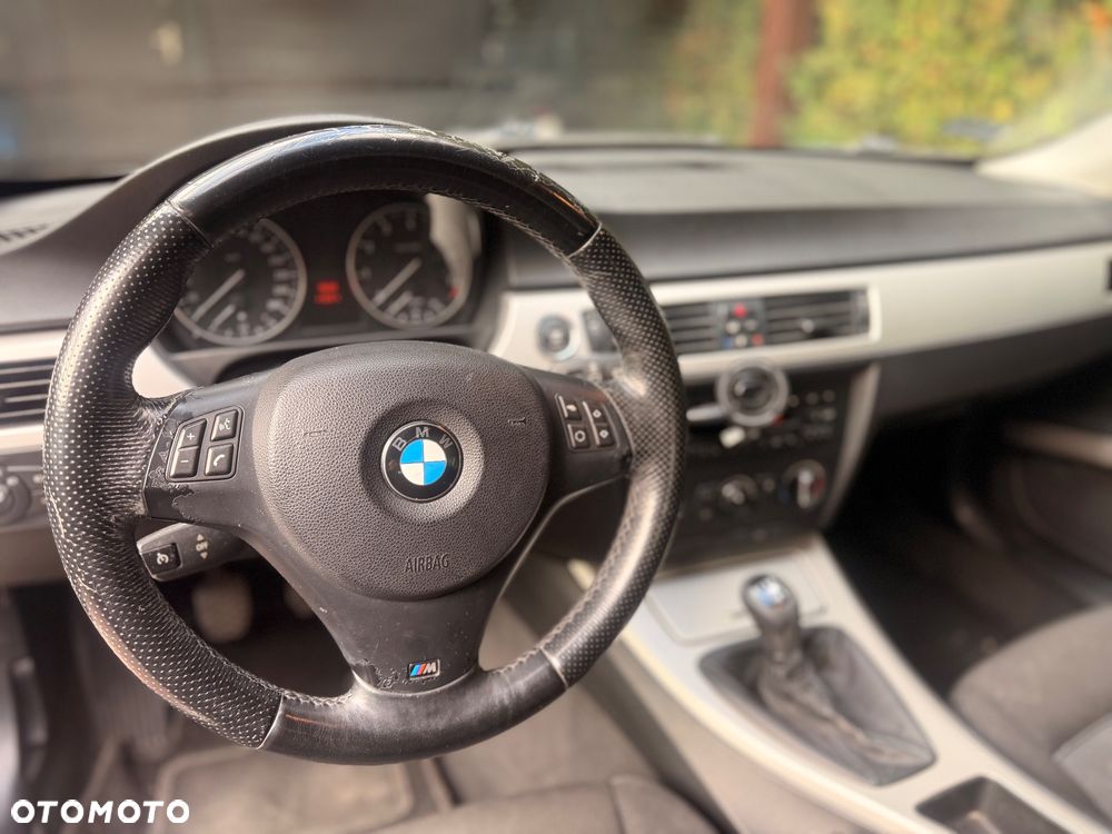 BMW Seria 3 320i - 8