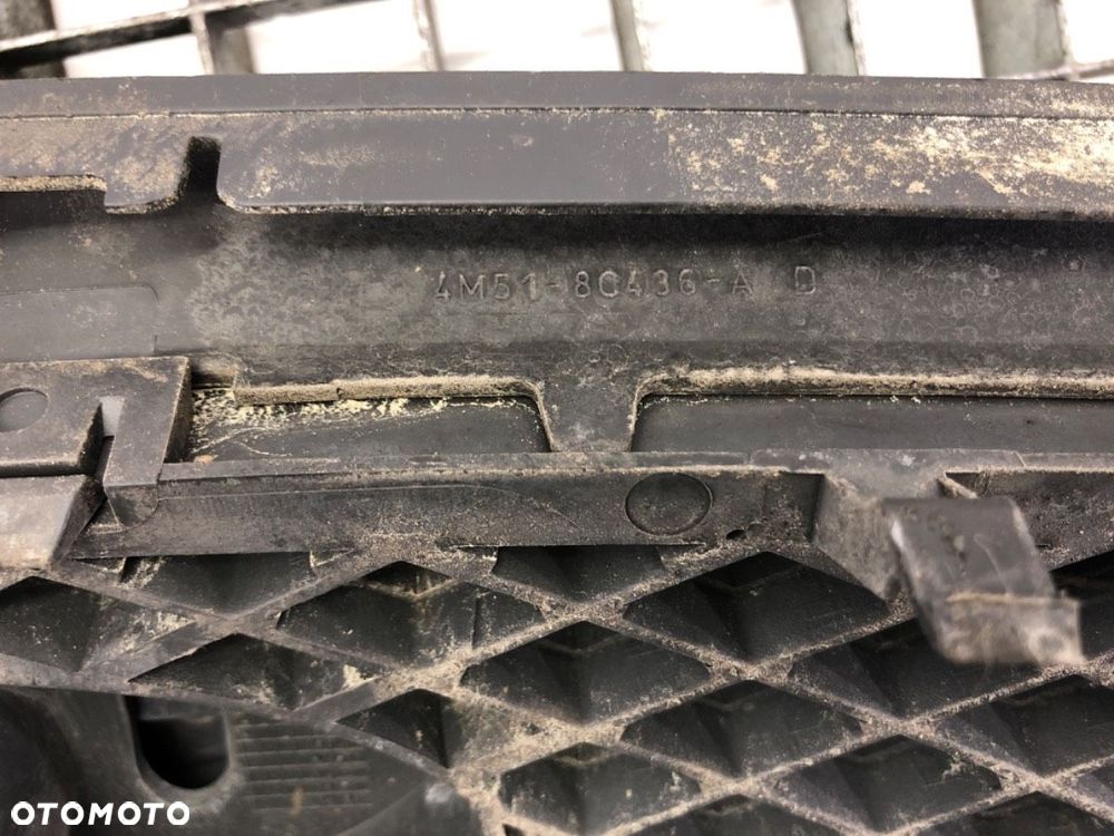 ATRAPA GRILL  FORD FOCUS II (DA_, HCP, DP) 2004 - 2013 1.6 74 kW [100 KM] benzyna 2004 - 2012 - 5