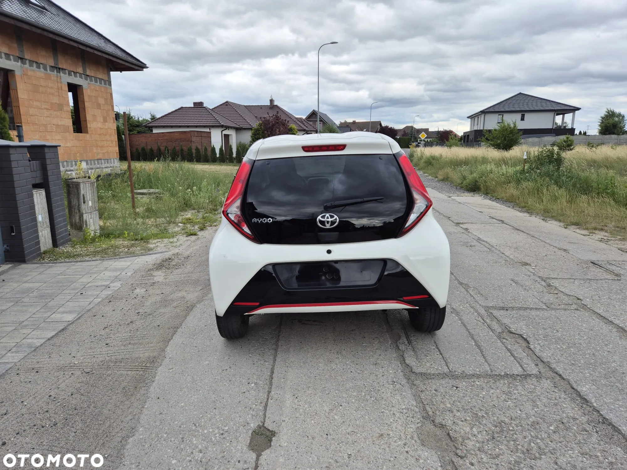 Toyota Aygo x.shift x-play connect - 8