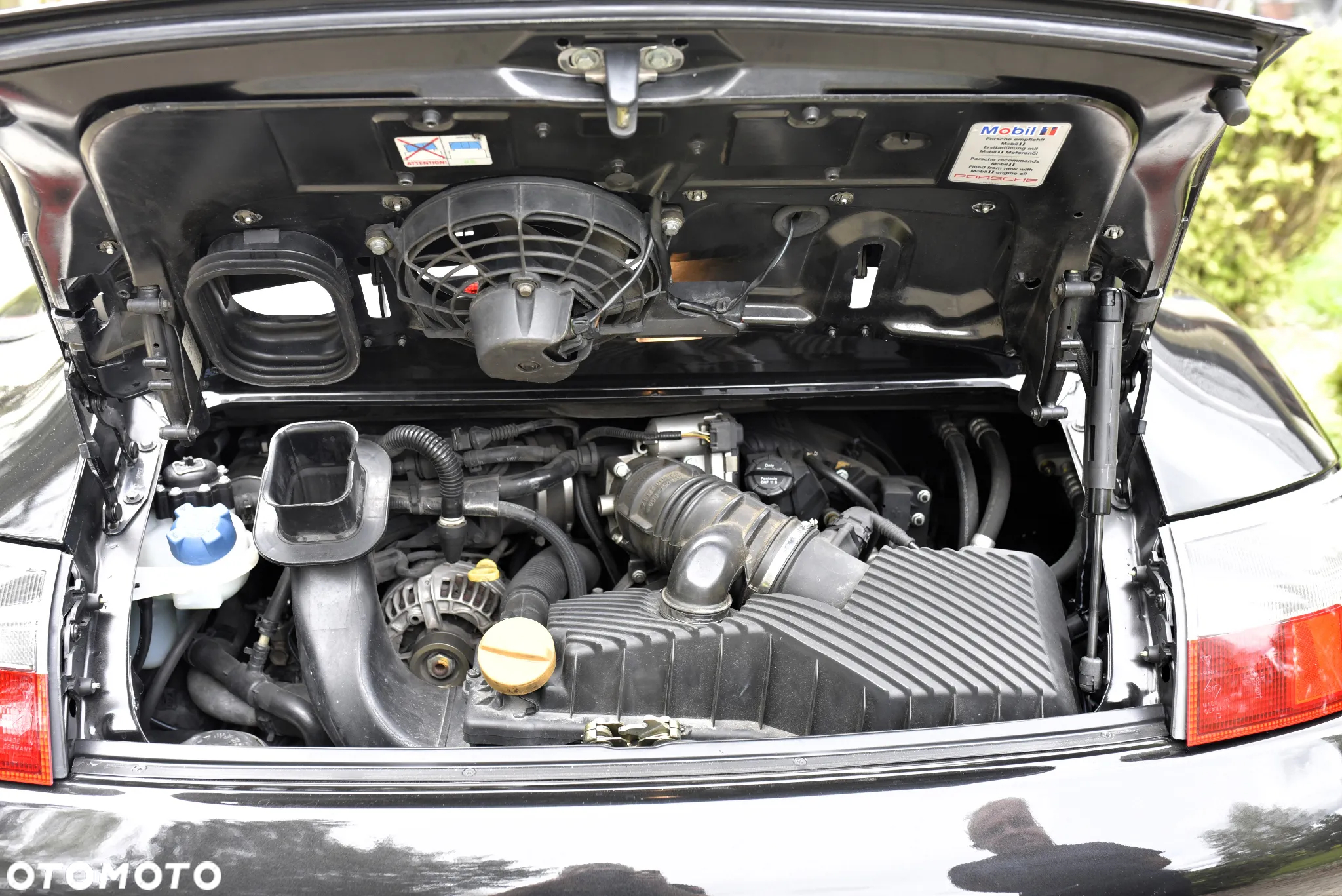 Porsche 911 Carrera 4 - 36