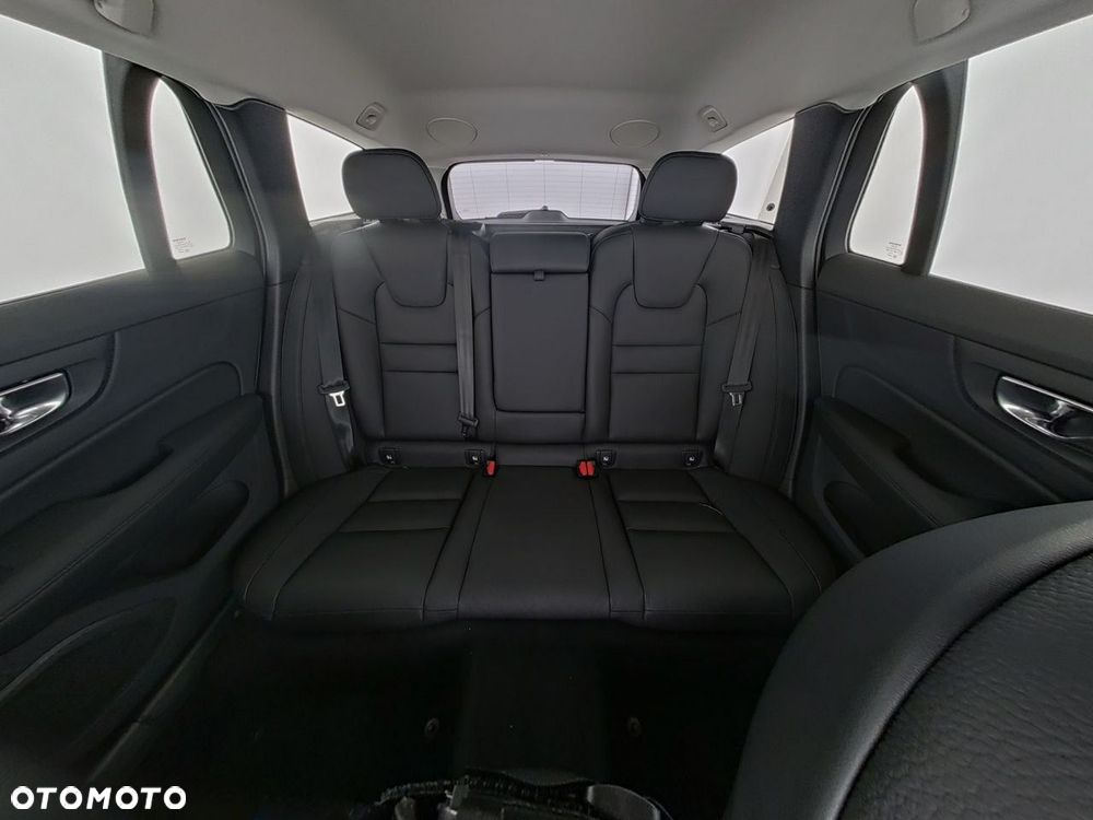 Volvo V60 B4 B DKG Plus Dark - 7