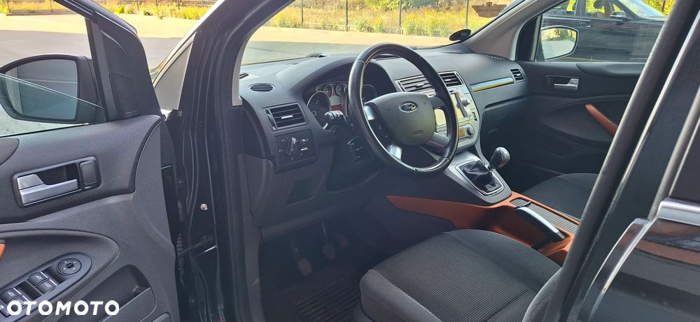 Ford Kuga 2.0 TDCi 2x4 Titanium - 25