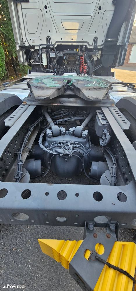 Mercedes-Benz Actros - 9
