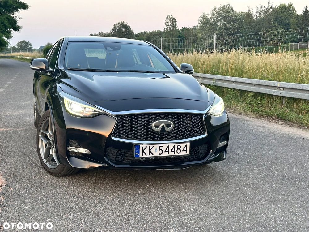 Infiniti Q30 1.6t Business 7DCT - 1