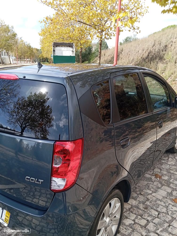 Mitsubishi Colt - 8