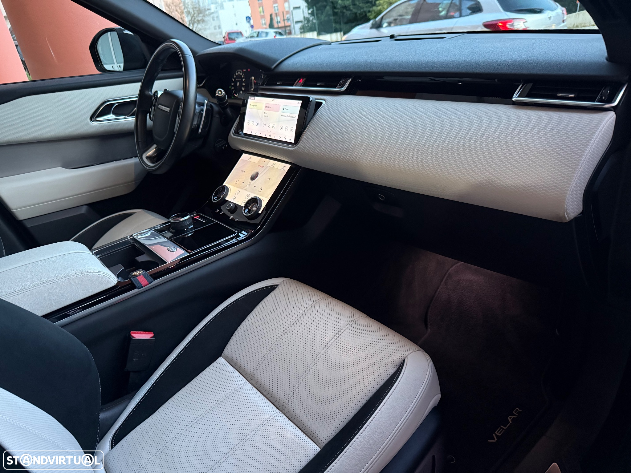 Land Rover Range Rover Velar 2.0 D R-Dynamic HSE - 54