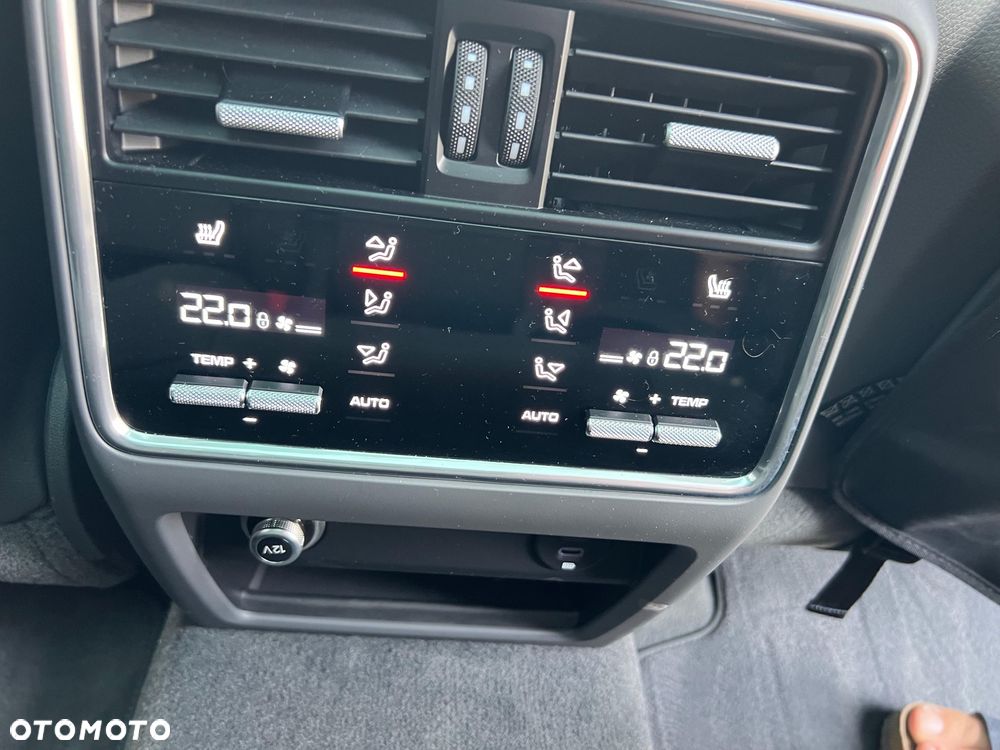 Porsche Cayenne - 19