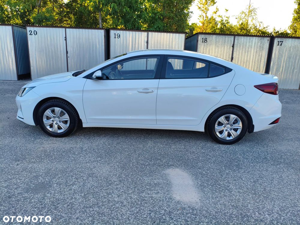 Hyundai Elantra 1.6 Classic Plus - 10