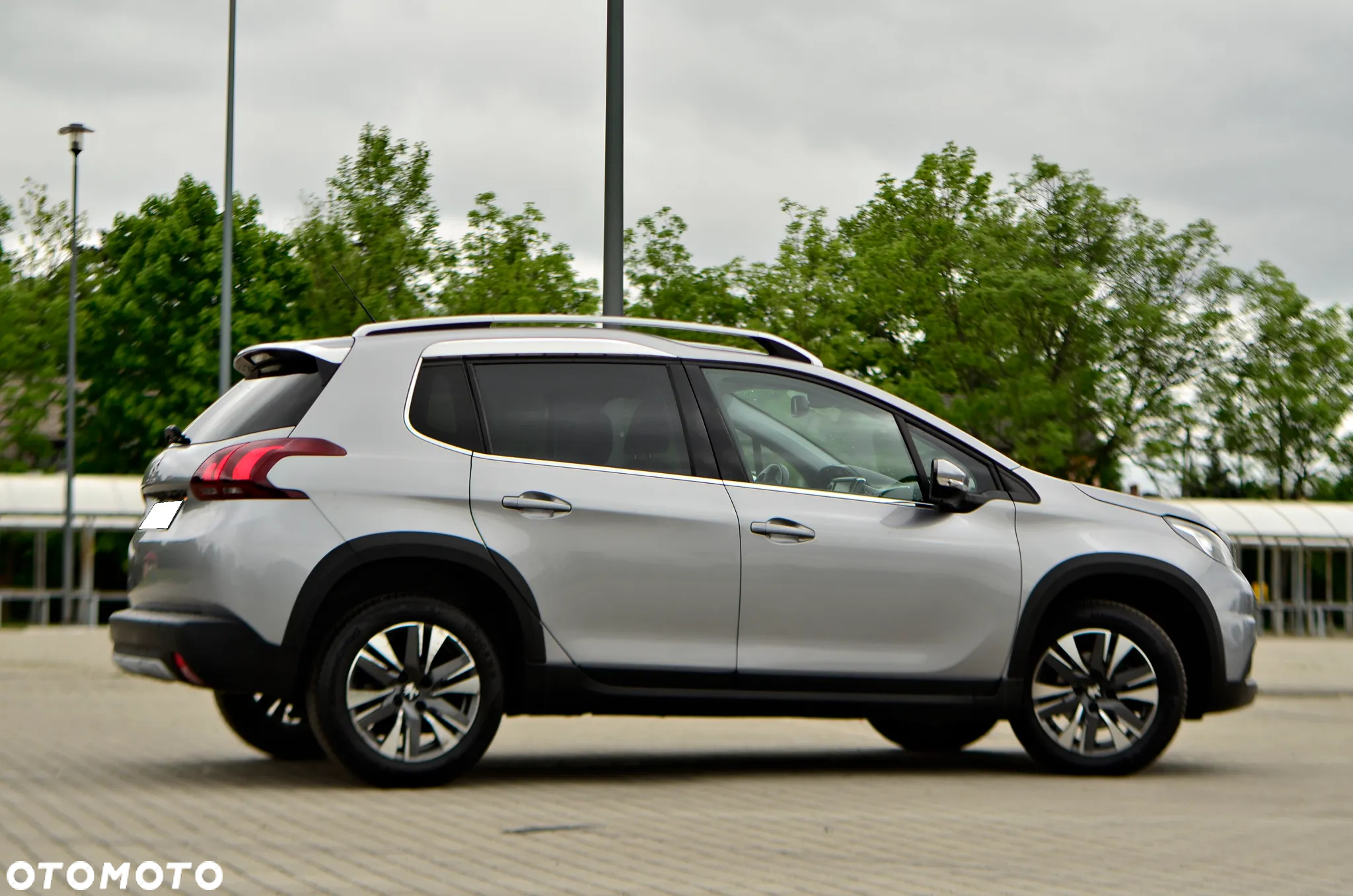Peugeot 2008 1.2 PureTech Allure Pack S&S - 12