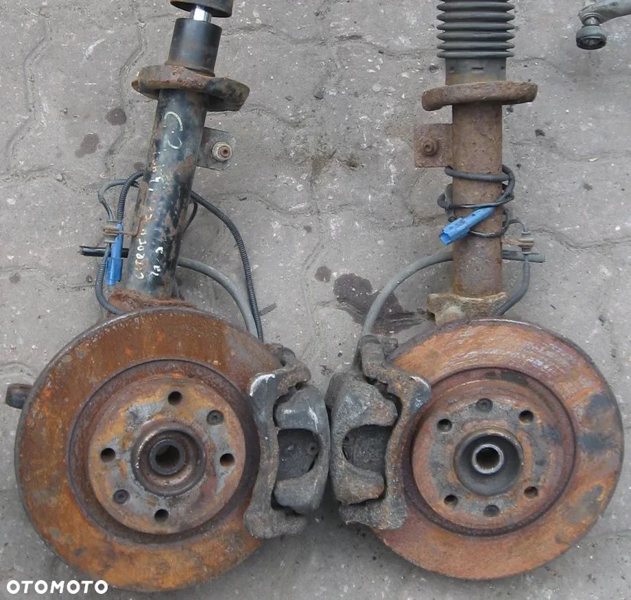 zwrotnica piasta przód lewa prawa amortyzator CITROEN C2 I 1.4 HDI