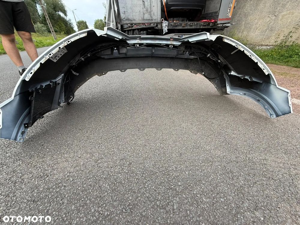 NISSAN QASHQAI ZDERZAK PRZÓD Z PARKTRONIKAMI IGŁA W KOLOR QAB - 6