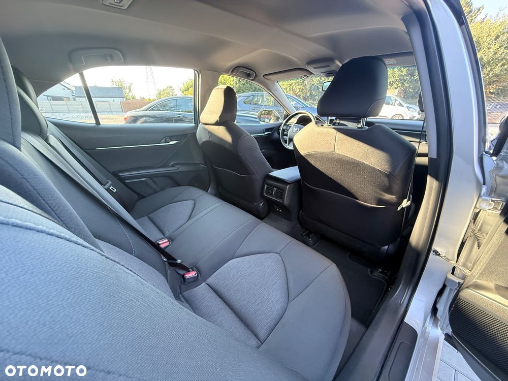 Toyota Camry 2.5 Hybrid Comfort CVT - 21