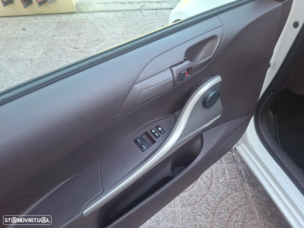 Toyota iQ 1.0 VVT-i 2 MultiDrive - 15