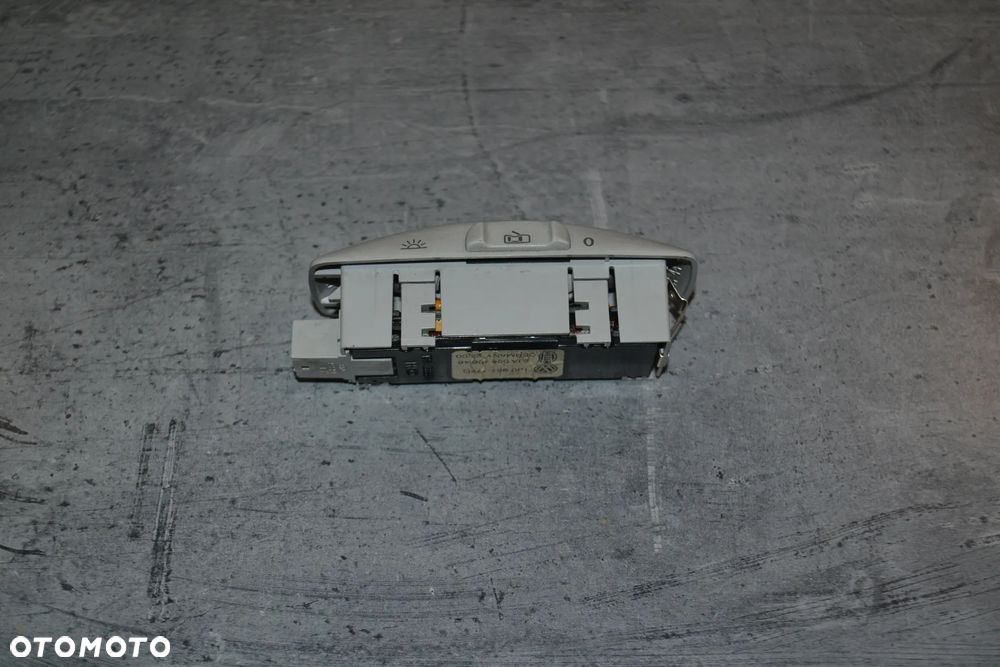 VW GOLF IV BORA PASSAT B5 FL LEON LAMPKA WNĘTRZA PODSUFITKI CZUJNIK ALARMU 1J0951172D - 1