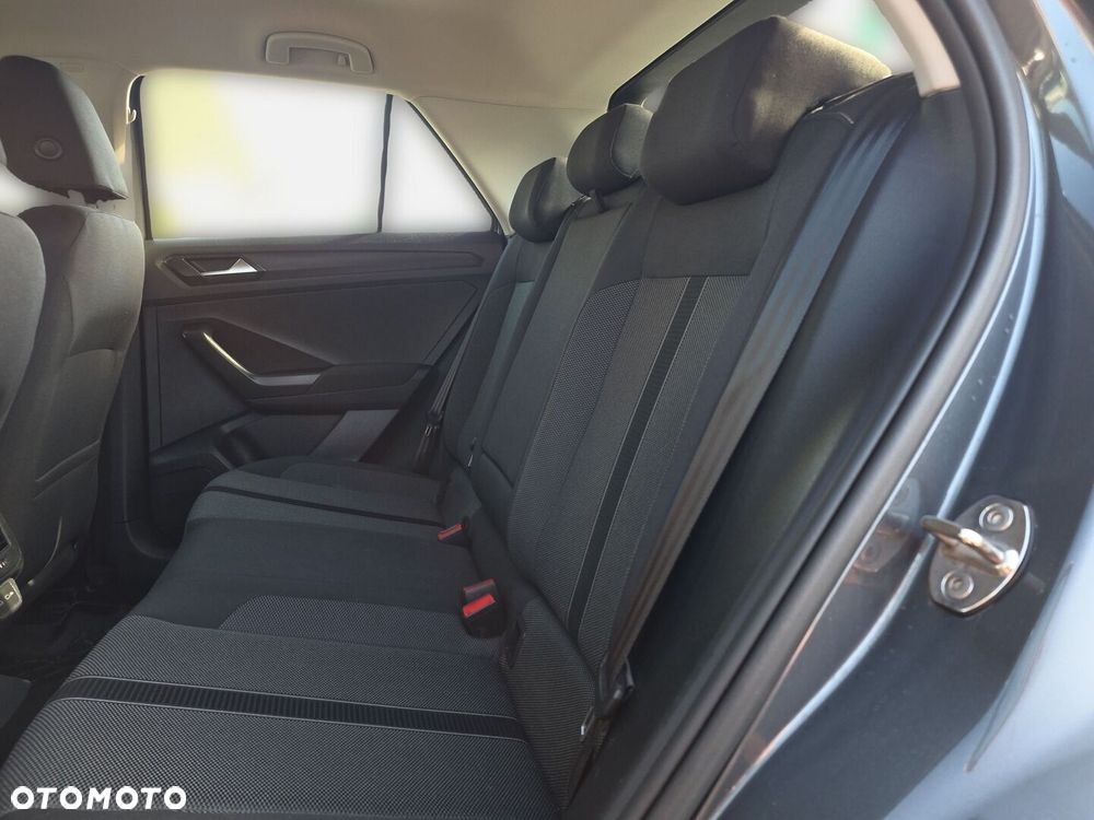 Volkswagen T-Roc - 14