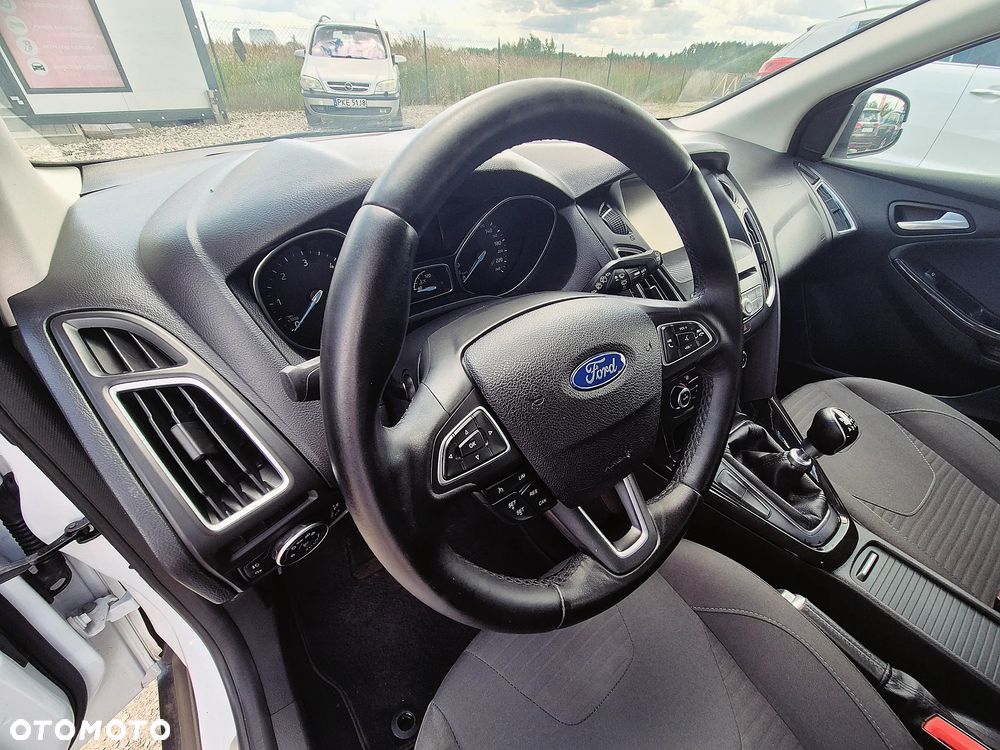 Ford Focus - 22
