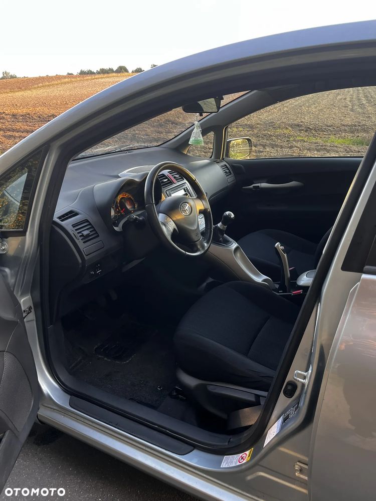 Toyota Auris 1.4 D-4D Luna - 9