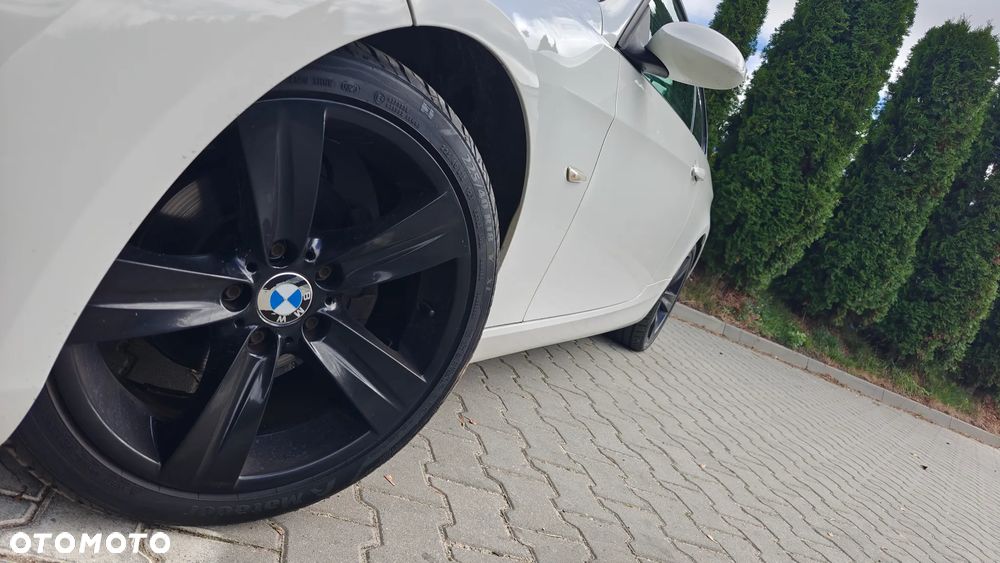 BMW Seria 3 320i - 11